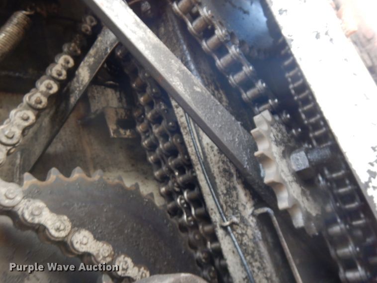 image for item IT9393 1982 International 1754  feed mixer truck