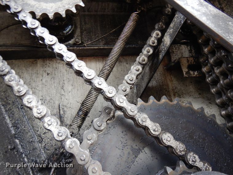 image for item IT9393 1982 International 1754  feed mixer truck