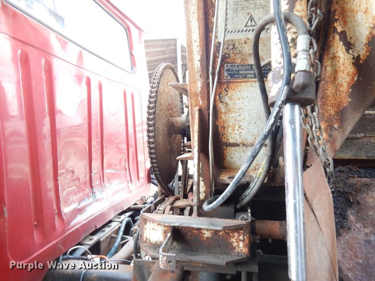 image for item IT9393 1982 International 1754  feed mixer truck