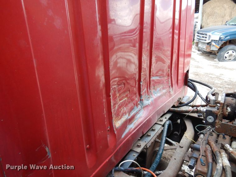 image for item IT9393 1982 International 1754  feed mixer truck