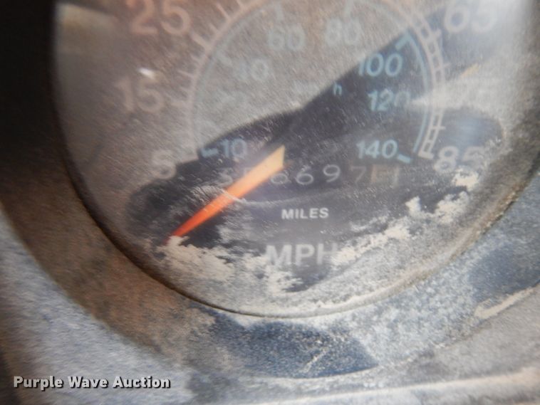 image for item IT9393 1982 International 1754  feed mixer truck