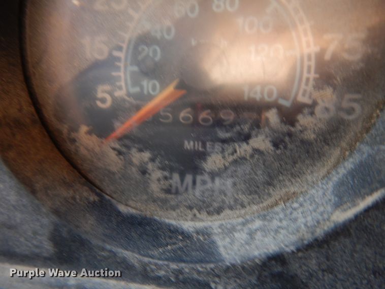 image for item IT9393 1982 International 1754  feed mixer truck