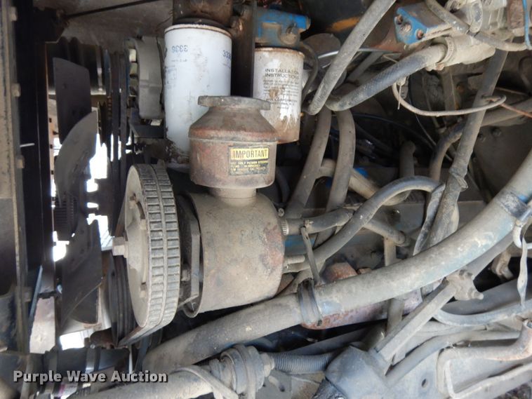 image for item IT9393 1982 International 1754  feed mixer truck