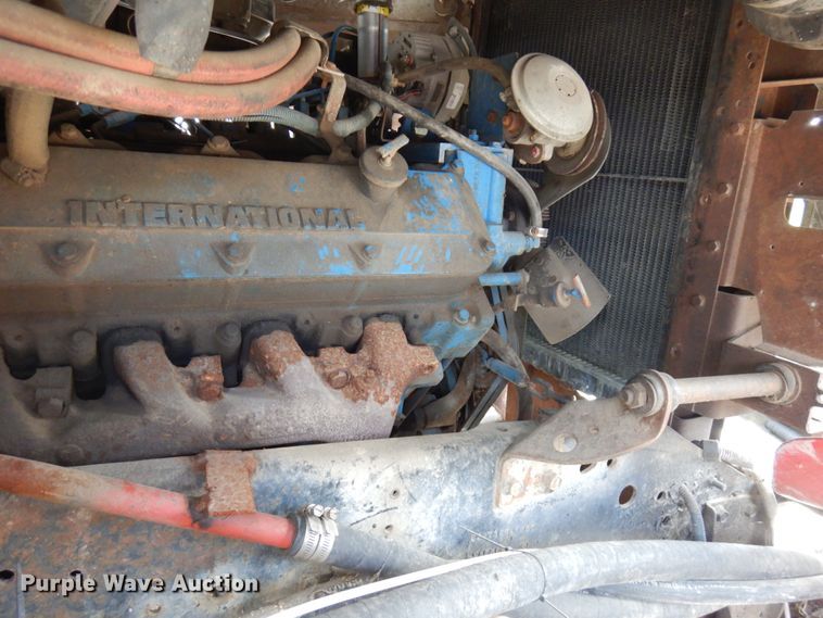 image for item IT9393 1982 International 1754  feed mixer truck