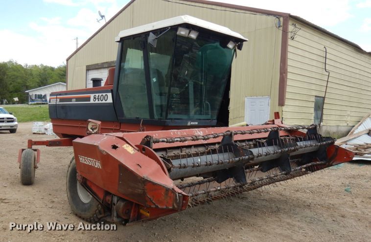 image for item IT9399 1994 Hesston 8400  windrower