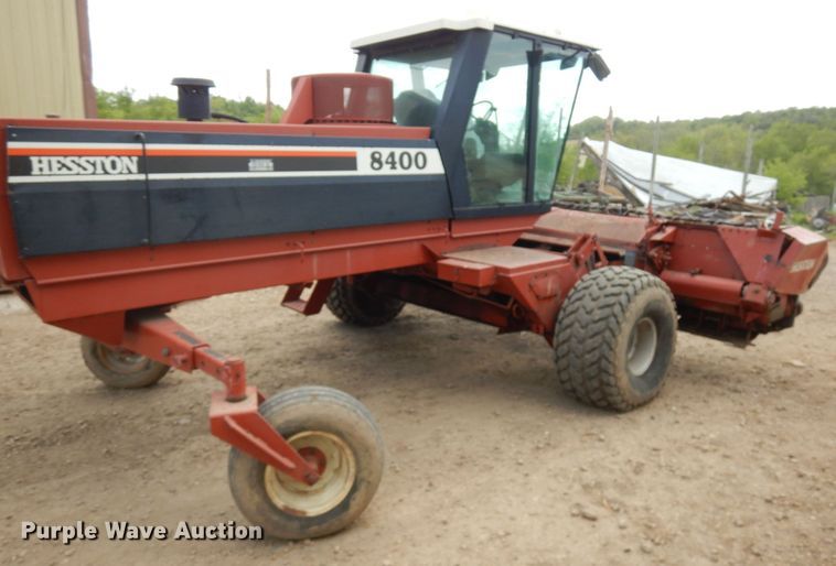 image for item IT9399 1994 Hesston 8400  windrower