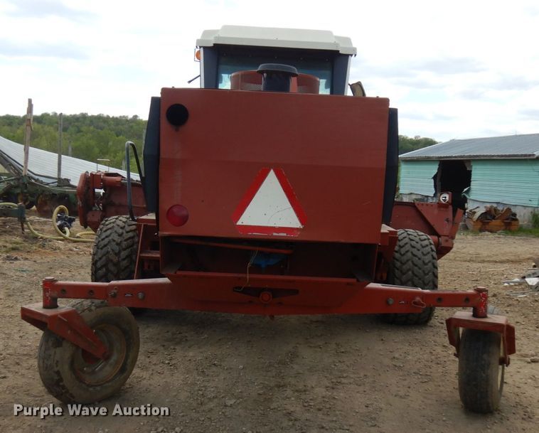 image for item IT9399 1994 Hesston 8400  windrower