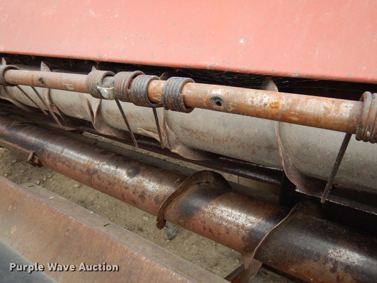 image for item IT9399 1994 Hesston 8400  windrower