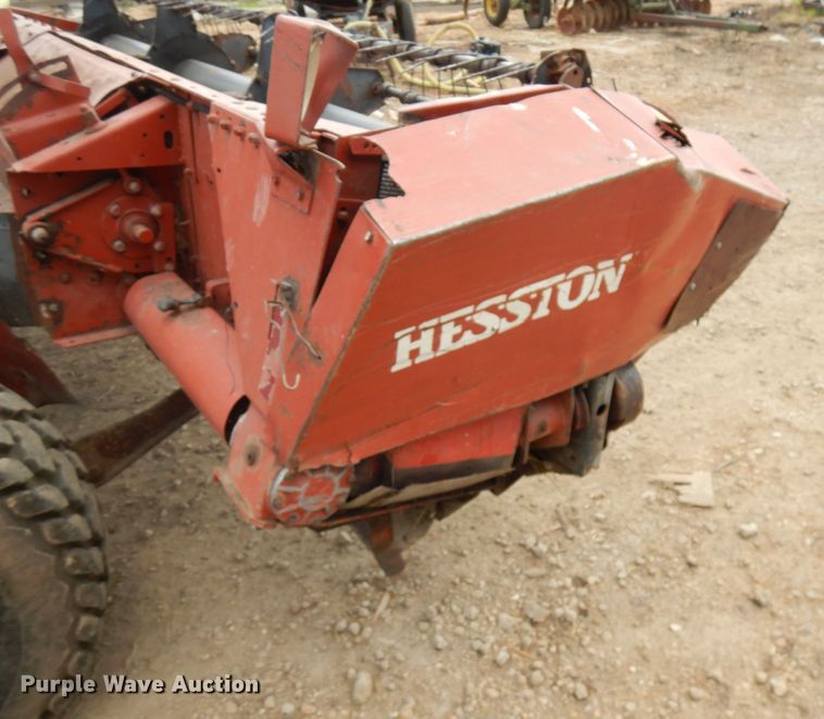 image for item IT9399 1994 Hesston 8400  windrower