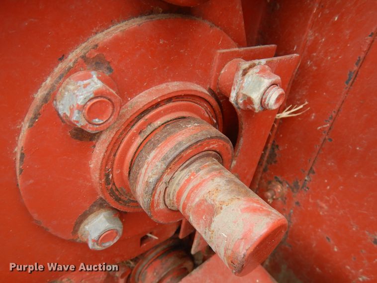 image for item IT9399 1994 Hesston 8400  windrower