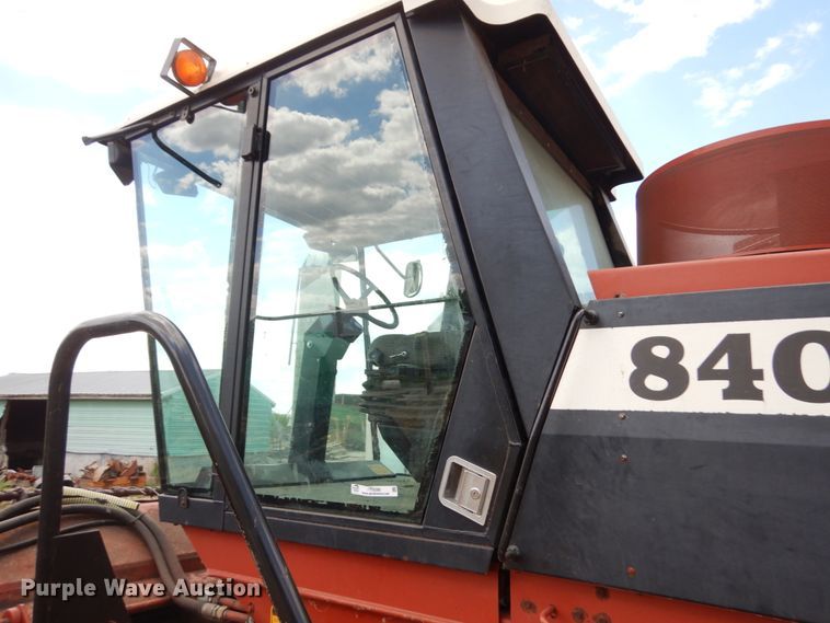 image for item IT9399 1994 Hesston 8400  windrower