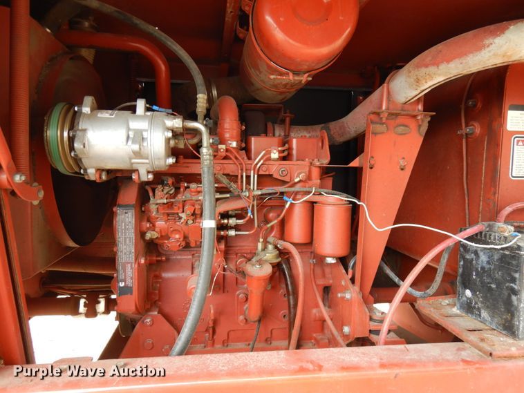 image for item IT9399 1994 Hesston 8400  windrower