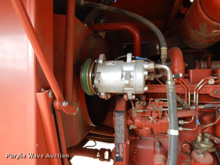 image for item IT9399 1994 Hesston 8400  windrower