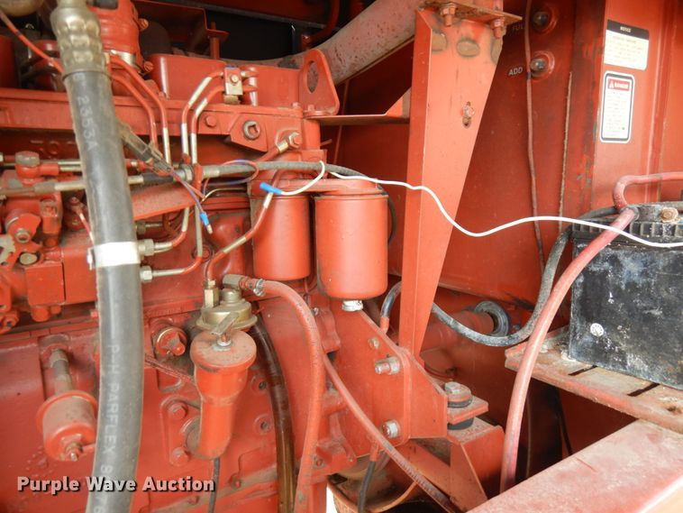 image for item IT9399 1994 Hesston 8400  windrower