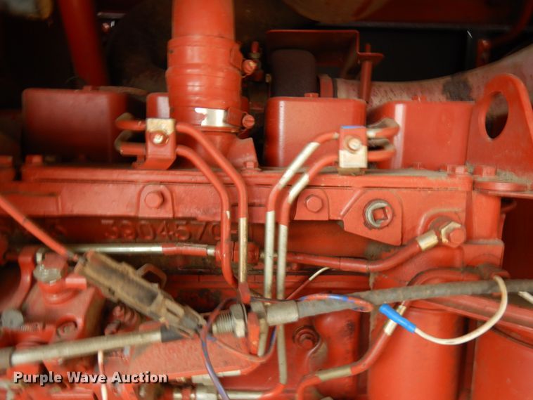 image for item IT9399 1994 Hesston 8400  windrower