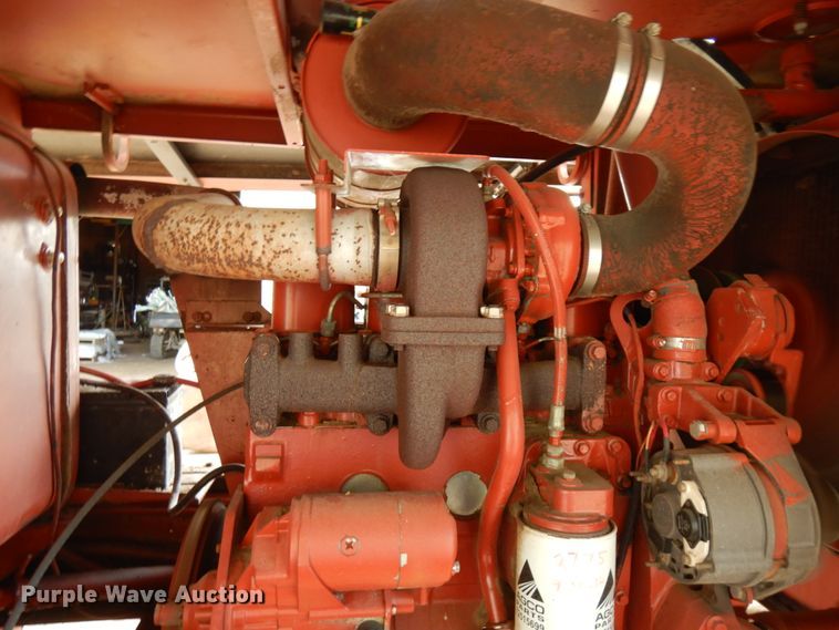 image for item IT9399 1994 Hesston 8400  windrower