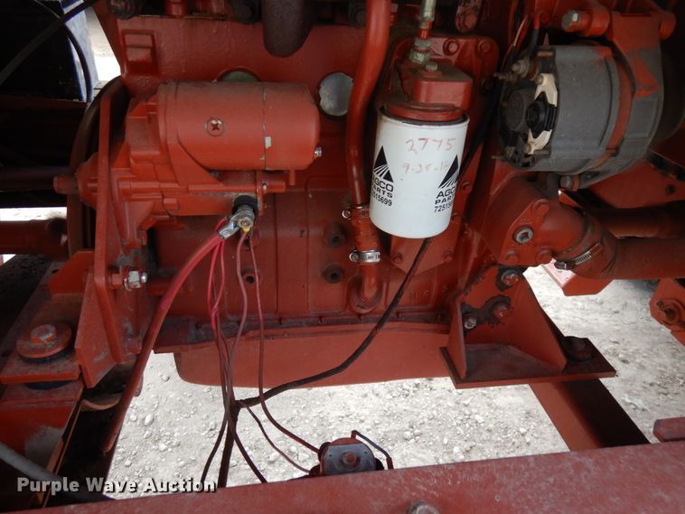 image for item IT9399 1994 Hesston 8400  windrower