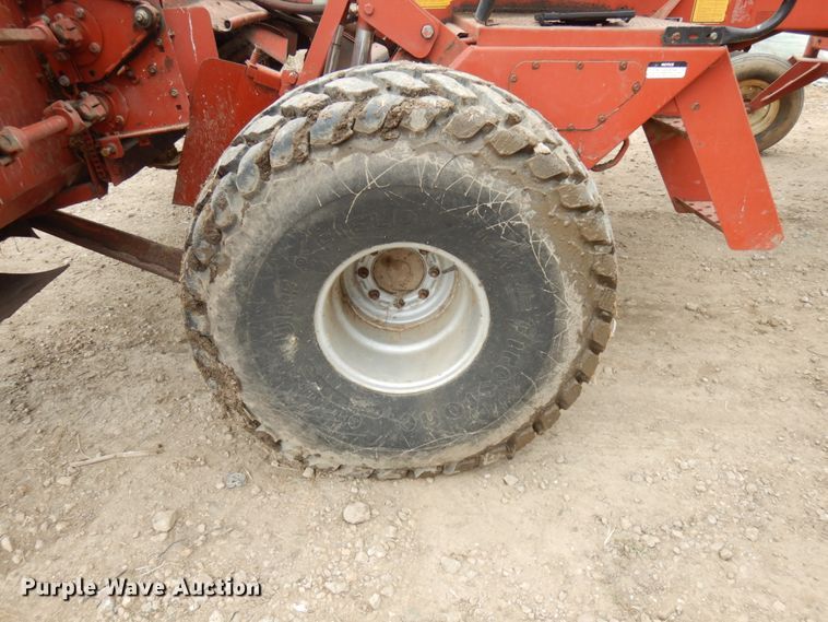 image for item IT9399 1994 Hesston 8400  windrower