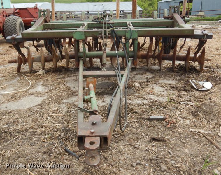 image for item IT9402 John Deere 1710A  disk ripper