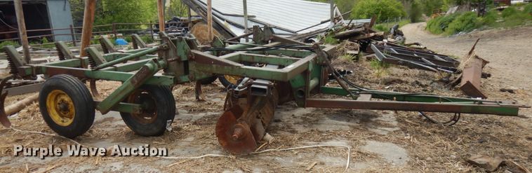 image for item IT9402 John Deere 1710A  disk ripper