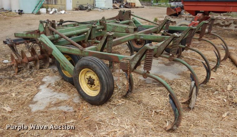 image for item IT9402 John Deere 1710A  disk ripper