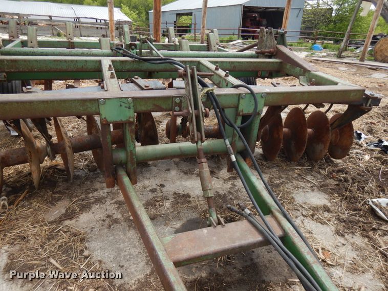 image for item IT9402 John Deere 1710A  disk ripper
