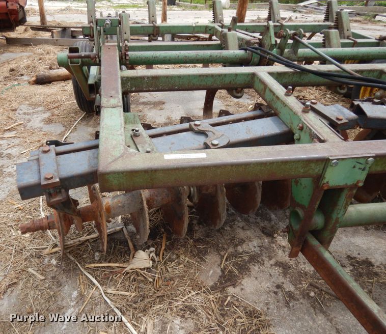 image for item IT9402 John Deere 1710A  disk ripper
