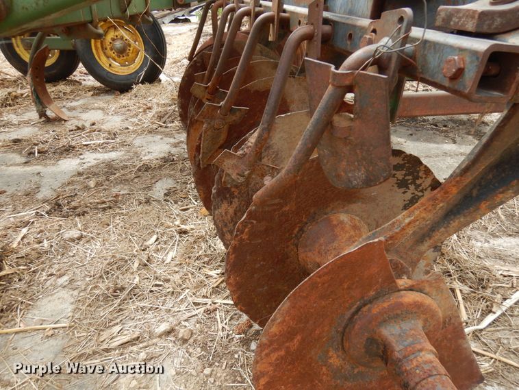 image for item IT9402 John Deere 1710A  disk ripper