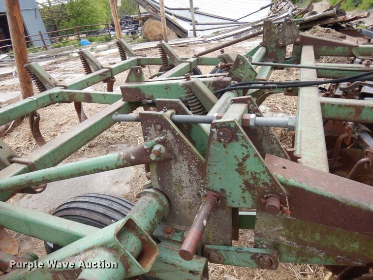 image for item IT9402 John Deere 1710A  disk ripper
