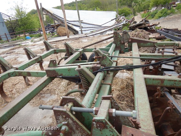 image for item IT9402 John Deere 1710A  disk ripper