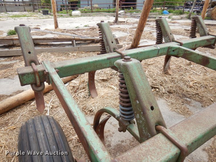 image for item IT9402 John Deere 1710A  disk ripper