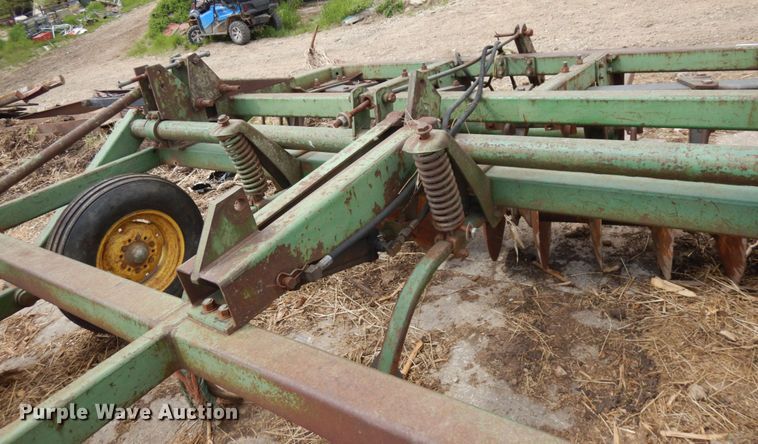 image for item IT9402 John Deere 1710A  disk ripper