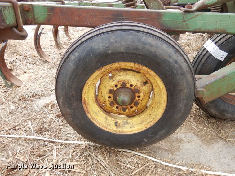 image for item IT9402 John Deere 1710A  disk ripper