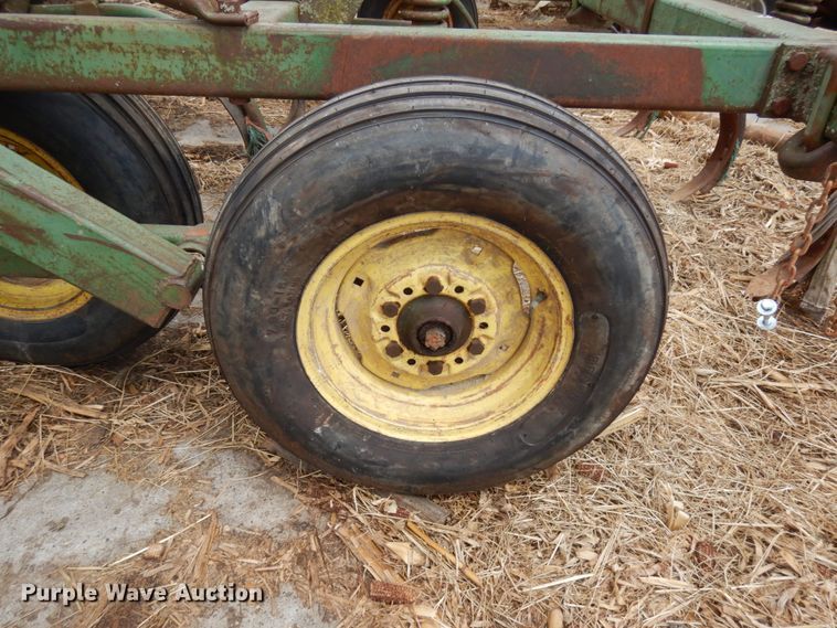 image for item IT9402 John Deere 1710A  disk ripper