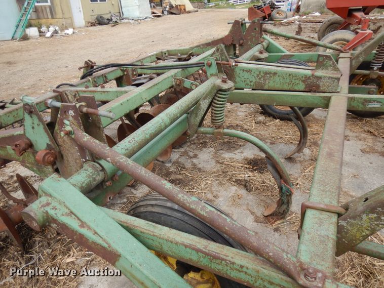 image for item IT9402 John Deere 1710A  disk ripper