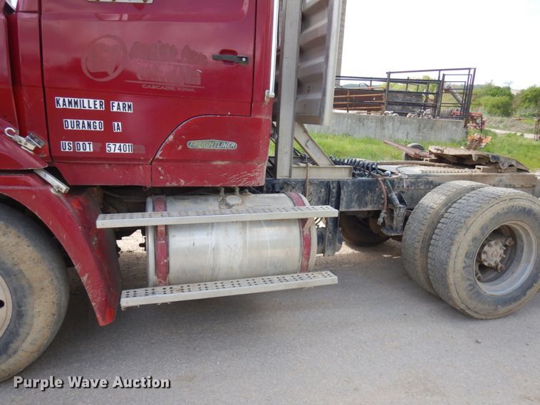 image for item IT9404 1987 Freightliner FLC-64T  semi truck