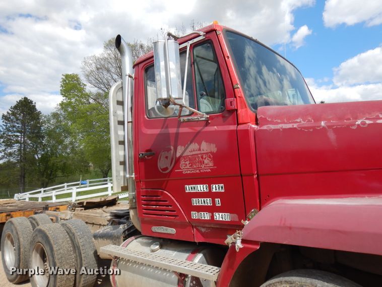 image for item IT9404 1987 Freightliner FLC-64T  semi truck