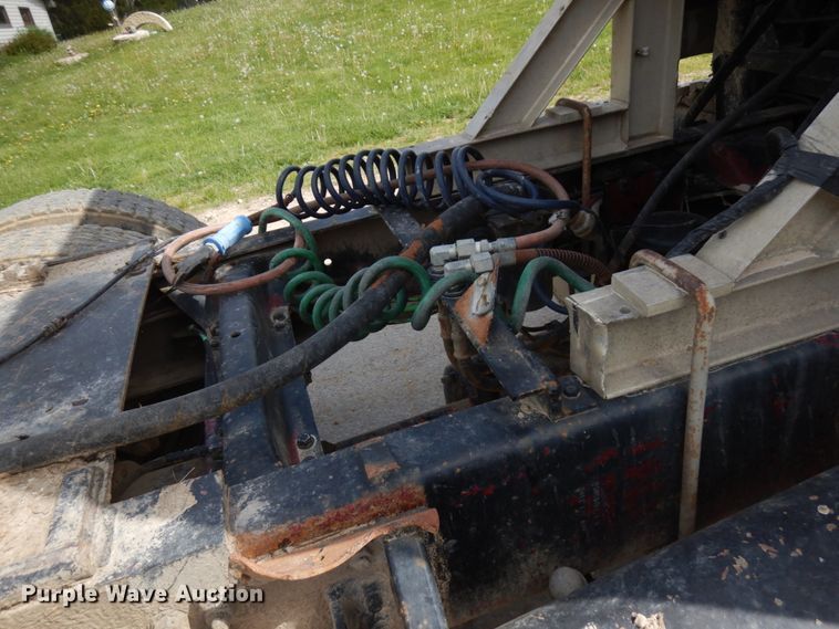 image for item IT9404 1987 Freightliner FLC-64T  semi truck