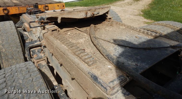 image for item IT9404 1987 Freightliner FLC-64T  semi truck