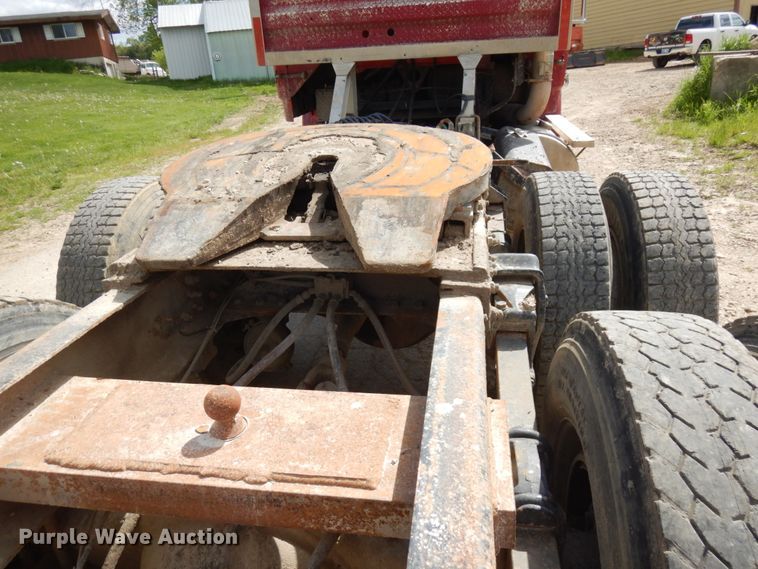 image for item IT9404 1987 Freightliner FLC-64T  semi truck