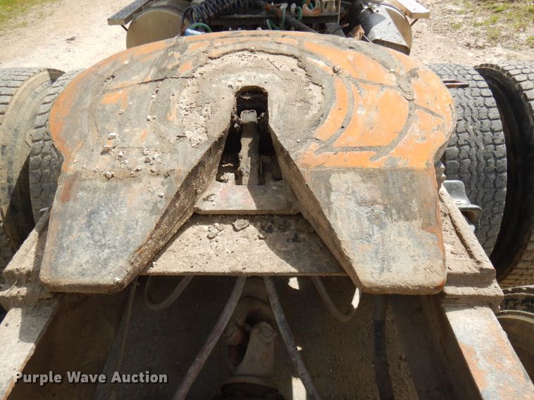 image for item IT9404 1987 Freightliner FLC-64T  semi truck