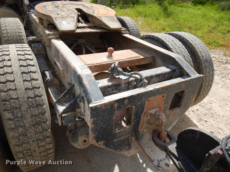 image for item IT9404 1987 Freightliner FLC-64T  semi truck