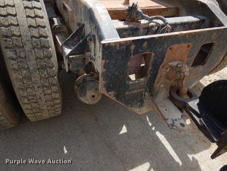 image for item IT9404 1987 Freightliner FLC-64T  semi truck