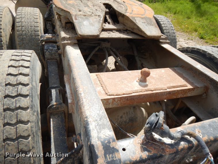 image for item IT9404 1987 Freightliner FLC-64T  semi truck