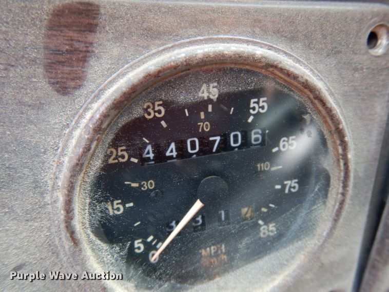 image for item IT9404 1987 Freightliner FLC-64T  semi truck