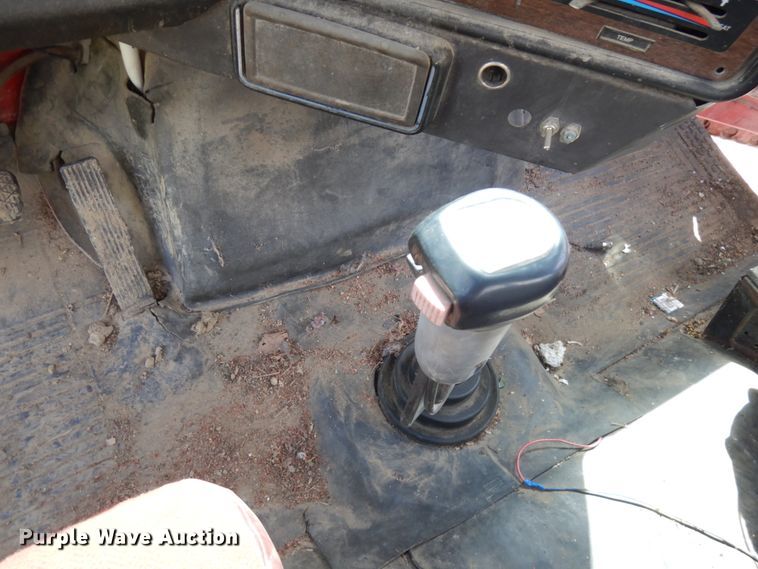 image for item IT9404 1987 Freightliner FLC-64T  semi truck