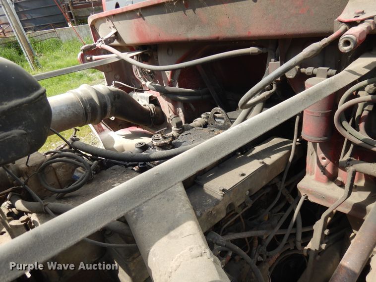 image for item IT9404 1987 Freightliner FLC-64T  semi truck