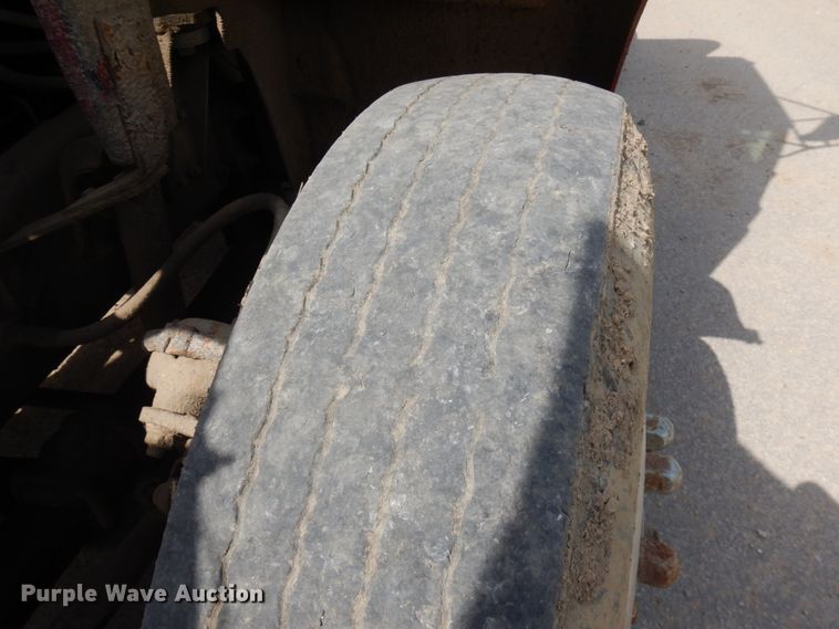 image for item IT9404 1987 Freightliner FLC-64T  semi truck