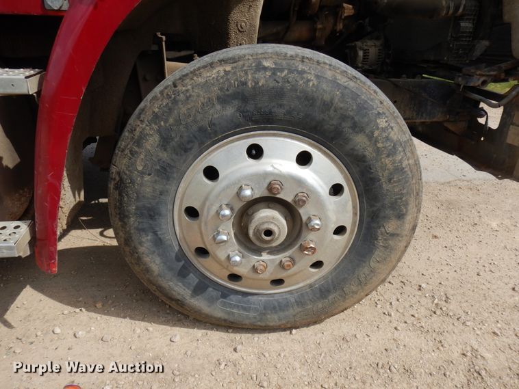 image for item IT9404 1987 Freightliner FLC-64T  semi truck