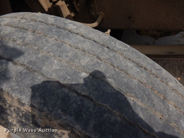 image for item IT9404 1987 Freightliner FLC-64T  semi truck